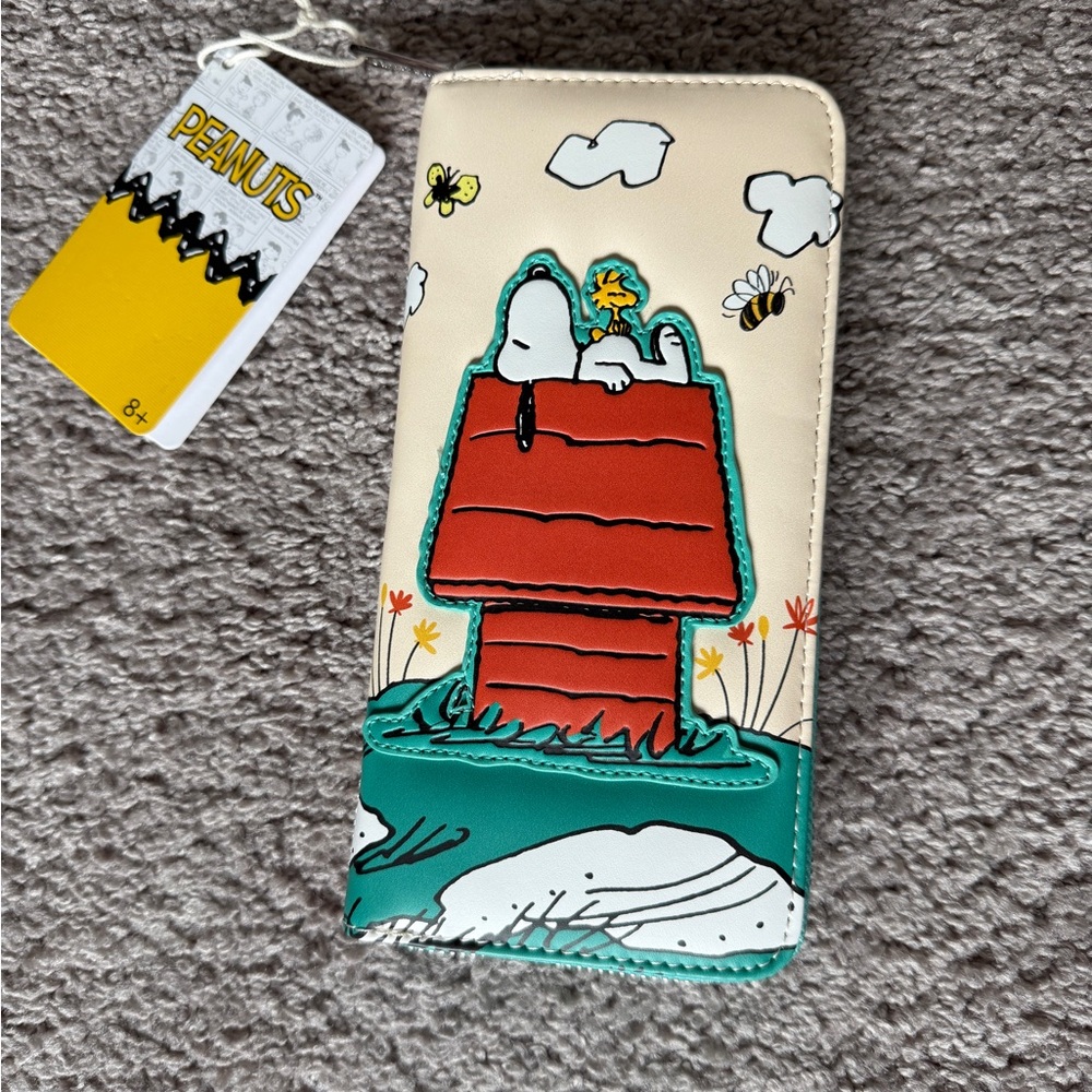 Peanuts x Loungefly Snoopy & Woodstock Doghouse Wallet NWT